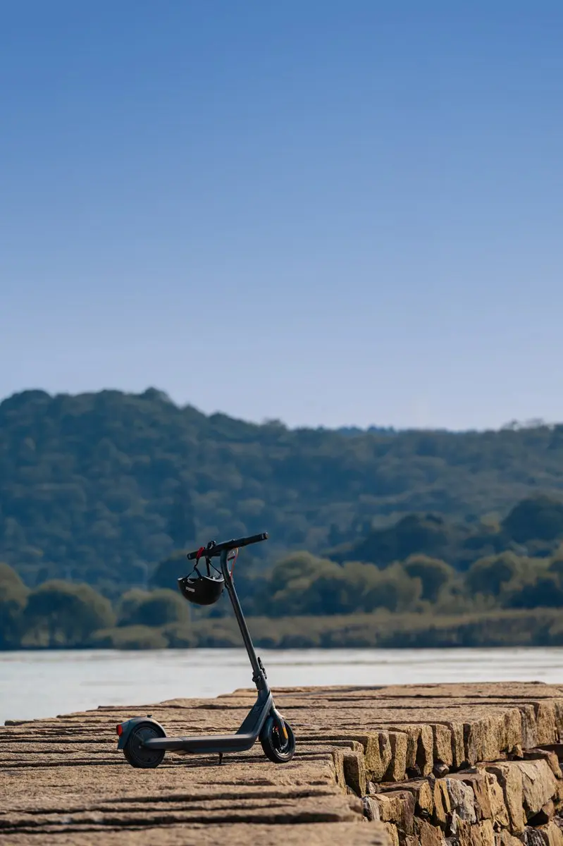 Segway Ninebot E2 Pro E Scooter - 35km Actieradius - Donkergrijs