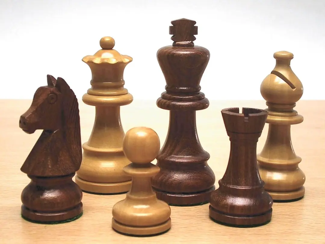HOT Games Jacques Staunton Schaakstukken Maat 6