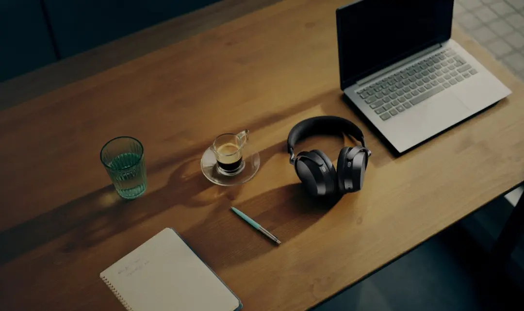 Sennheiser Momentum 5 800078 Koptelefoon - Noise Cancelling - Hi-Res Audio - Zwart