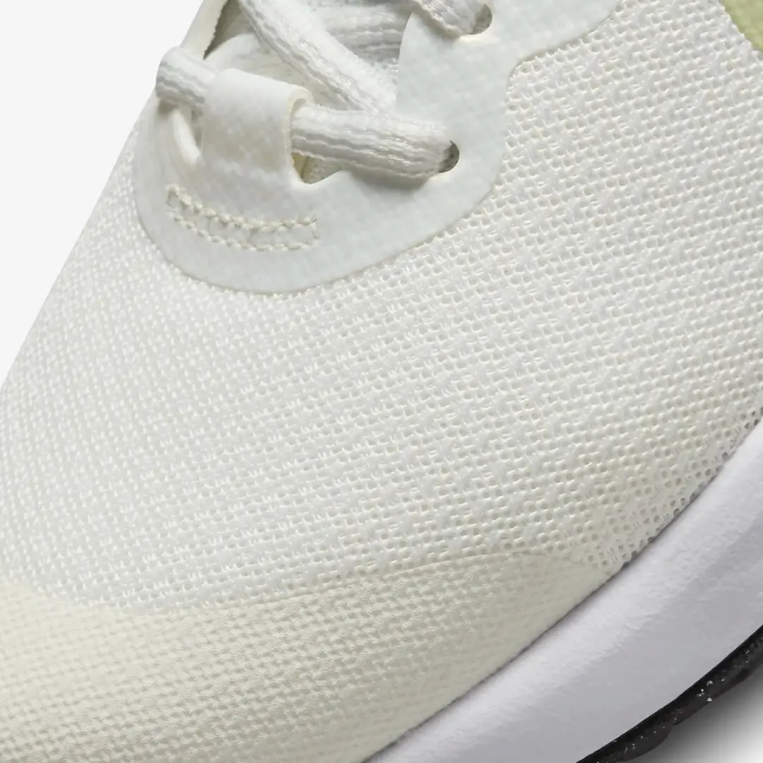 Nike Revolution 6 NN SE GS Hardloopschoenen 36 - Summit White/Honeydew