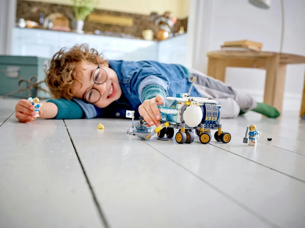 LEGO City Maanwagen 60348 - 275 Stukken - 3 Minifiguren