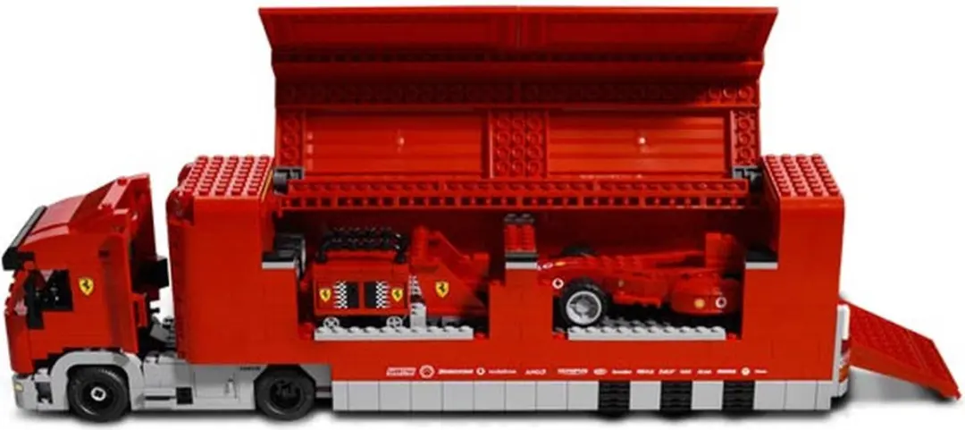 LEGO Racers Scuderia Ferrari Truck 8654 - 794 Stukken - 6 Minifiguren - afbeelding 3 van 4