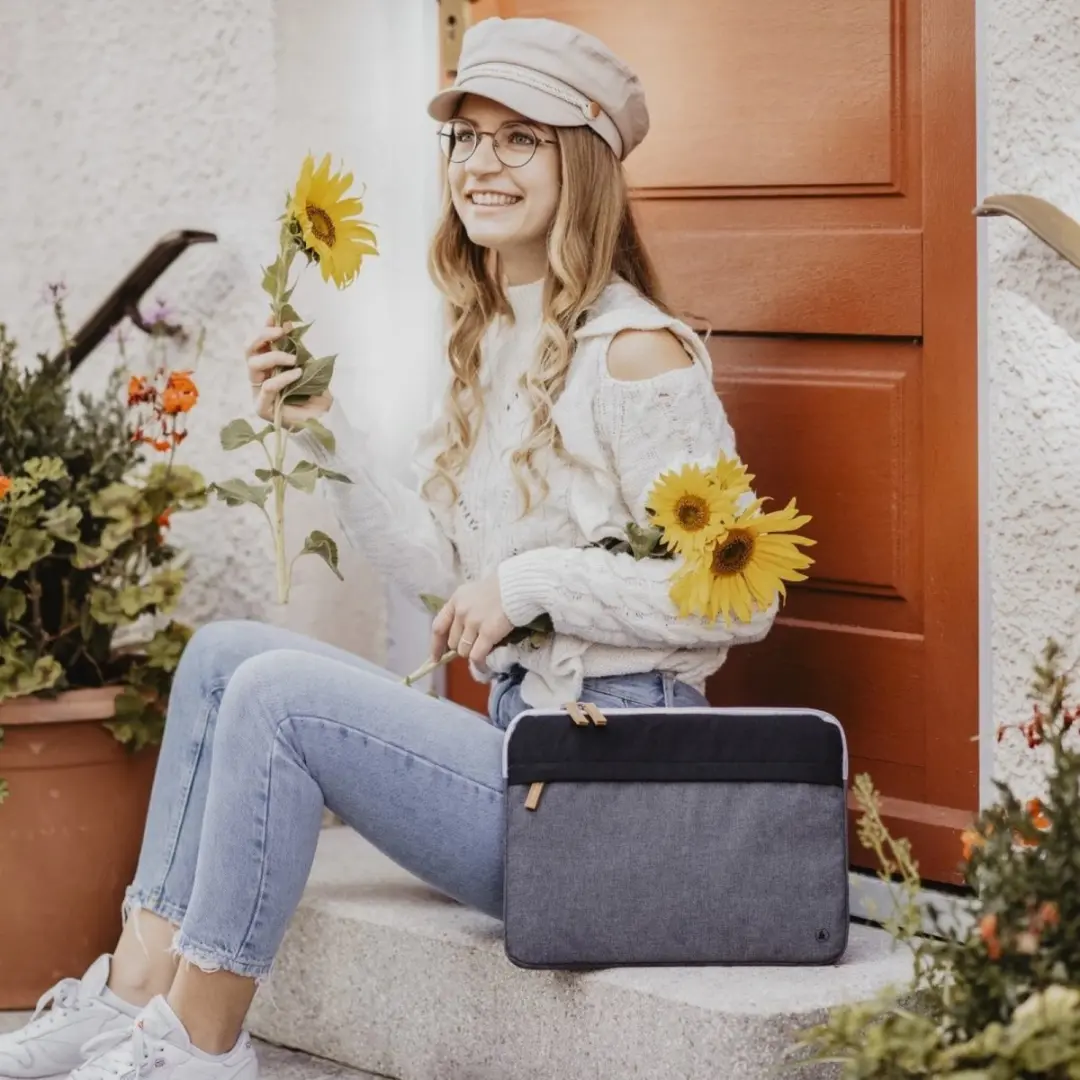 Hama Florence Laptop Sleeve 34cm - Zwart/Grijs