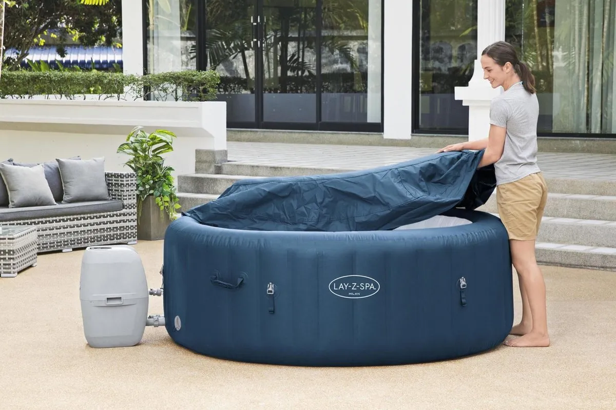 Bestway LAZY-Z Spa Milan Opblaasbaar
