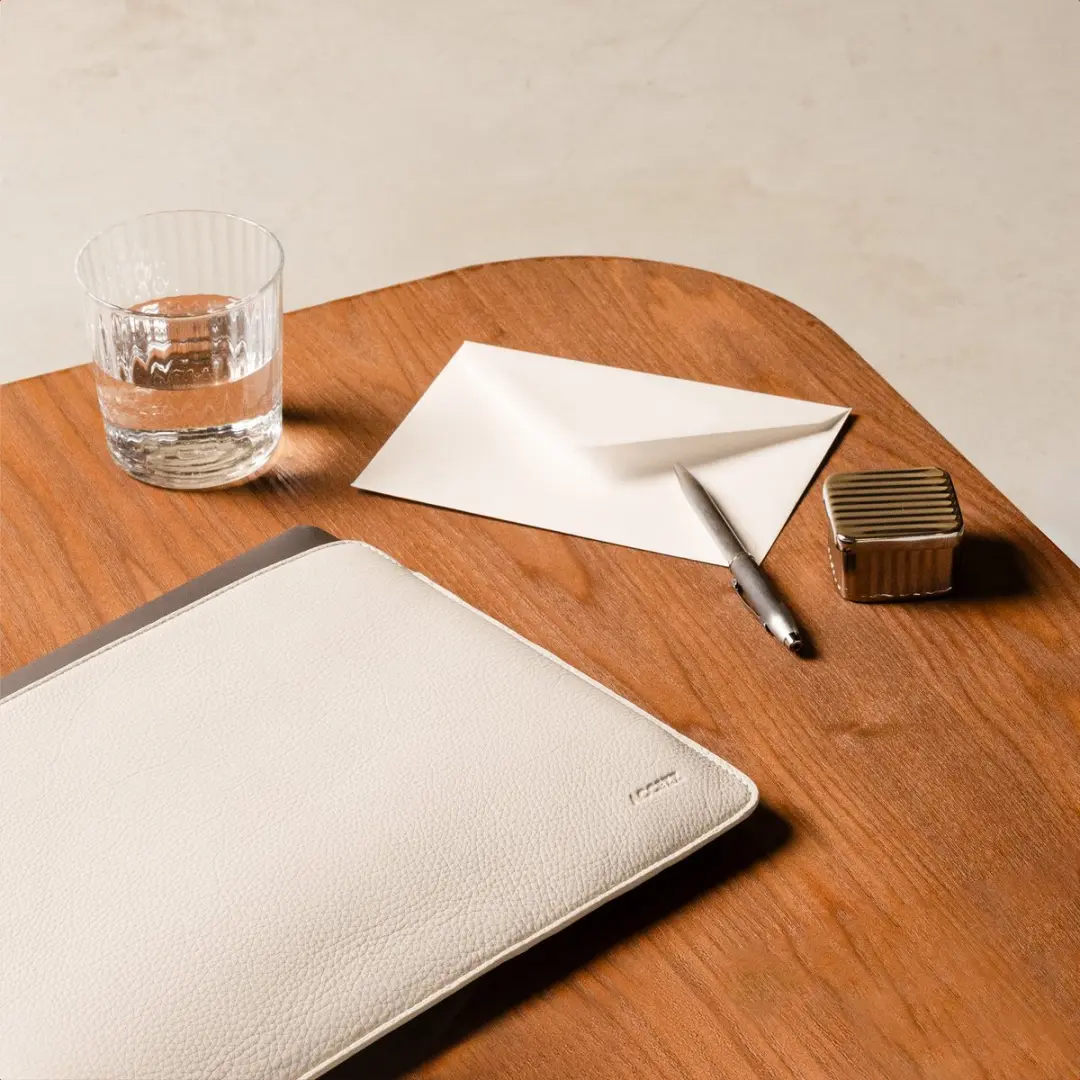 Accezz Leather Laptophoes 14" - Beige