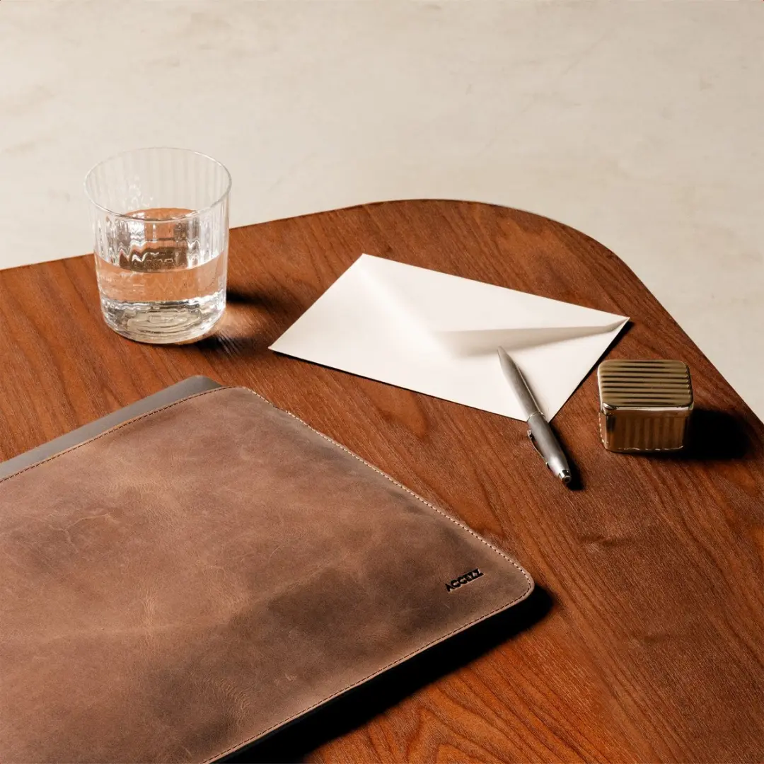 Accezz Leather Laptophoes 15 inch - Cognac