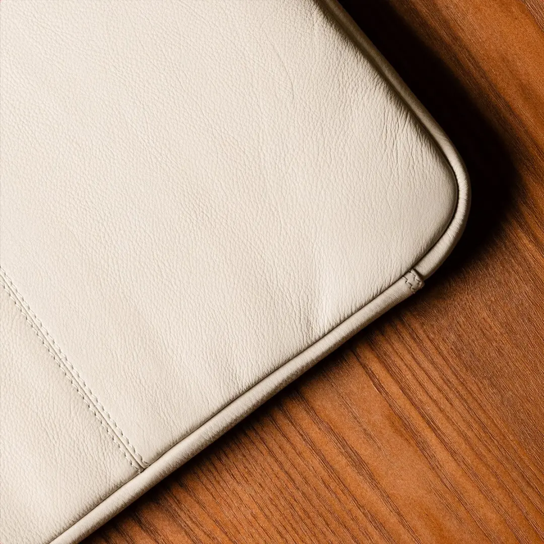 Accezz Leather Laptophoes 16" - Beige