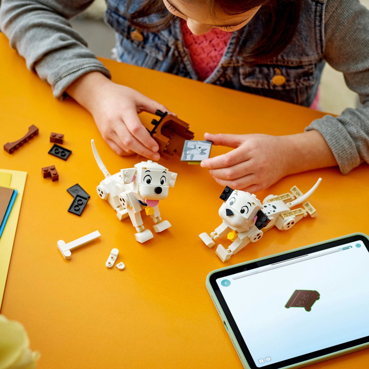 LEGO® Disney Lucky en Penny uit 101 Dalmatiërs - 43271