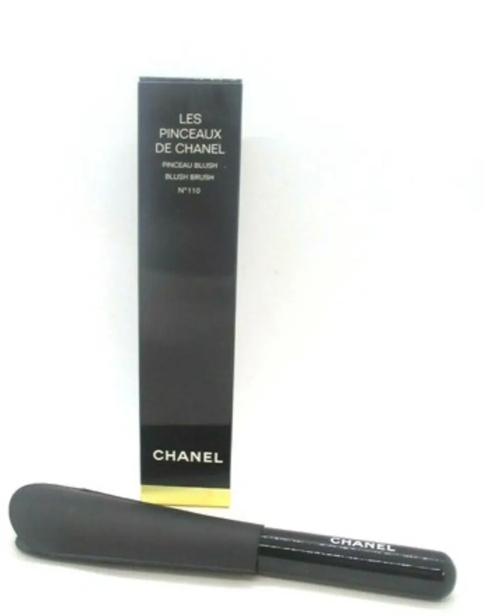 Chanel Pinceau Blush No.110 - Zwart