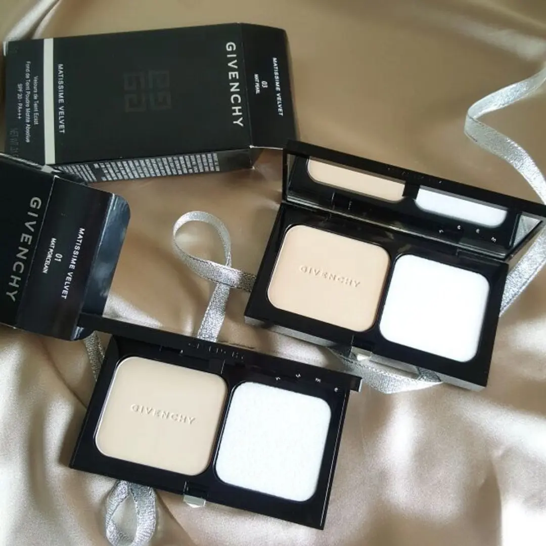 Givenchy Matissime Velvet 01 Mat Porcelain SPF 20 - 9g