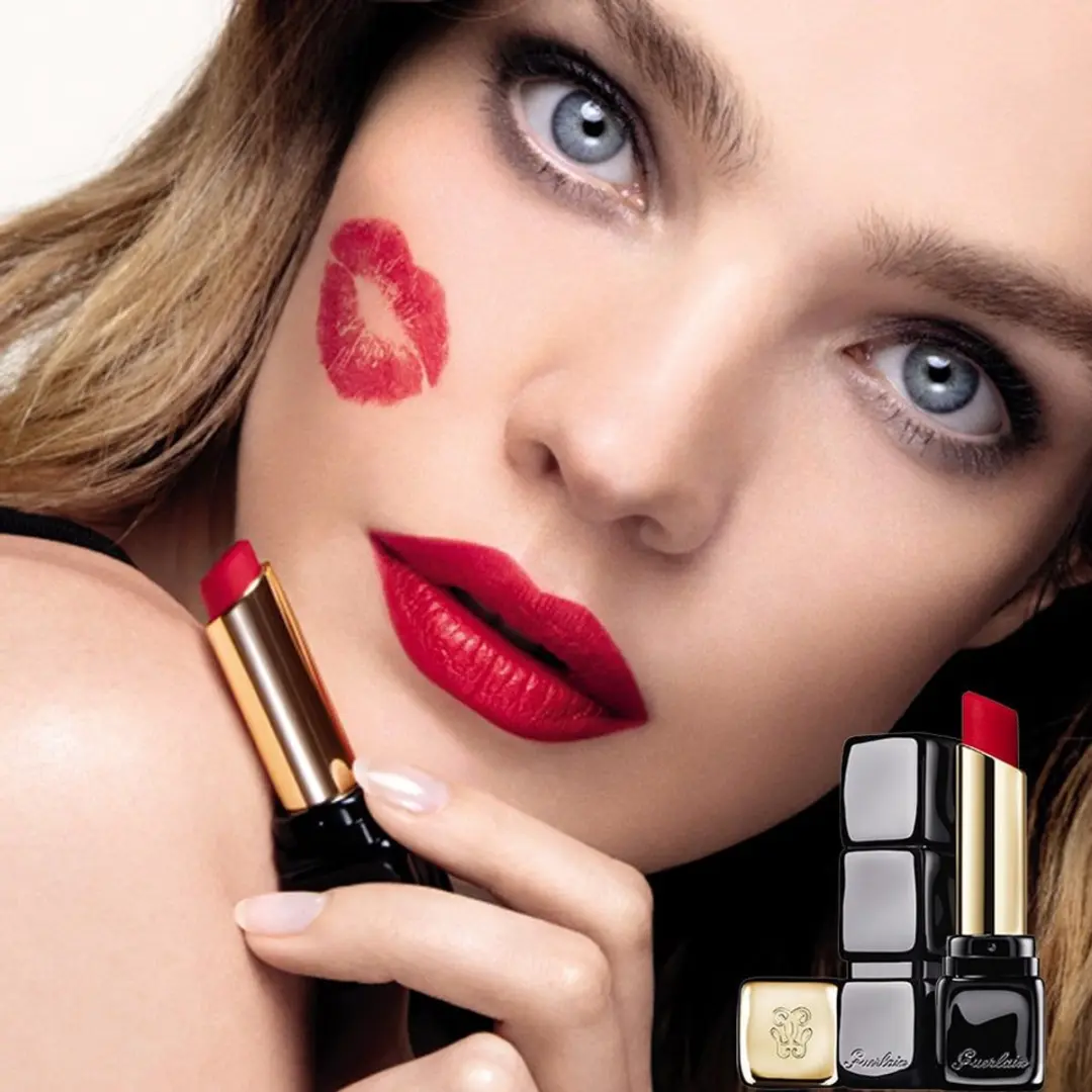 Guerlain Kiss Kiss Tender Matte Lipstick 910 Wanted Red - 2.8g