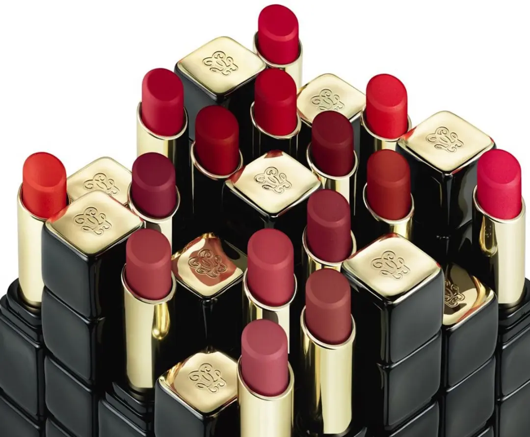 Guerlain Kiss Kiss Tender Matte Lipstick 910 Wanted Red - 2.8g