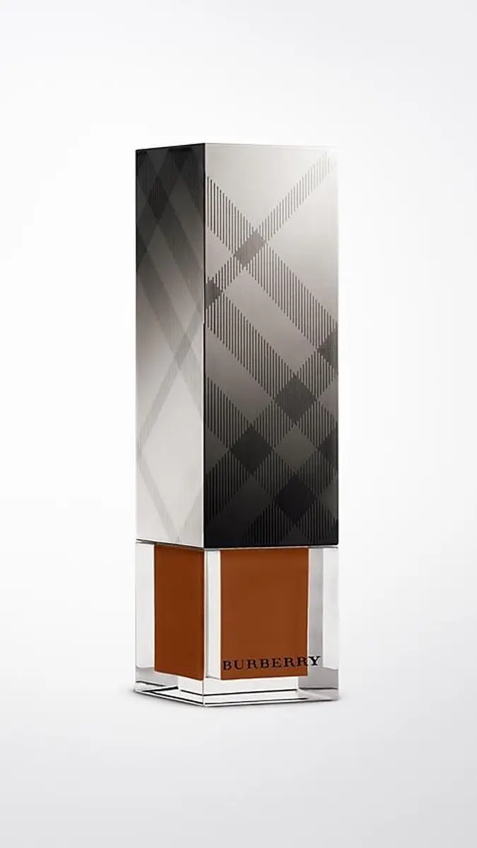 Burberry Fresh Glow Foundation 64 Mocha