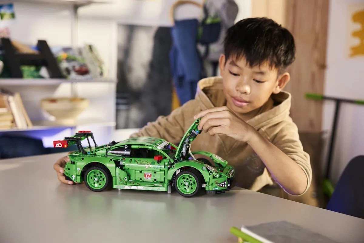 LEGO Technic Porsche 911 GT3 R REXY AO Racing - 1313 Stukken - Multicolor - afbeelding 6 van 6