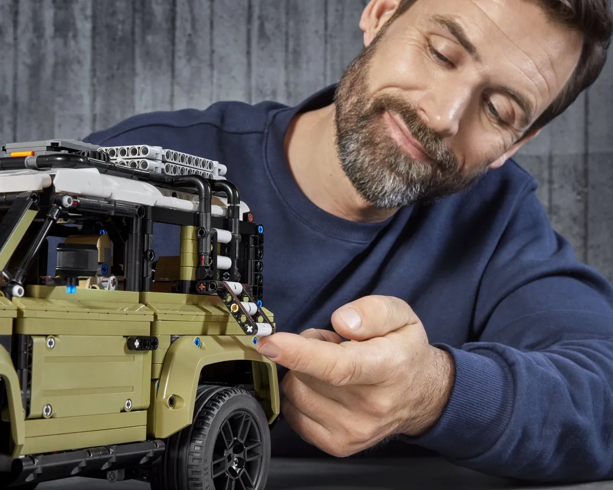 LEGO Technic Land Rover Defender 42110 - 2573 Stukken - Zwart