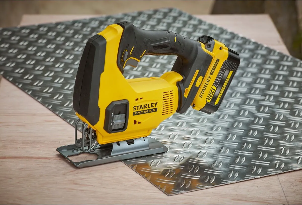 Stanley FATMAX V20 SFMCS600M2K Decoupeerzaag - 18V - 2500 tpm - 2x 4.0Ah