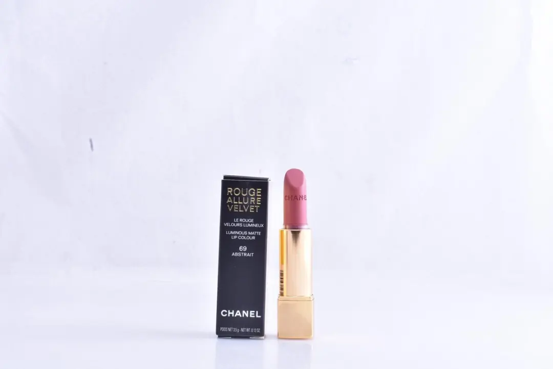 Chanel Rouge Allure Velvet Luminous Matte Lipstick La Raffinée