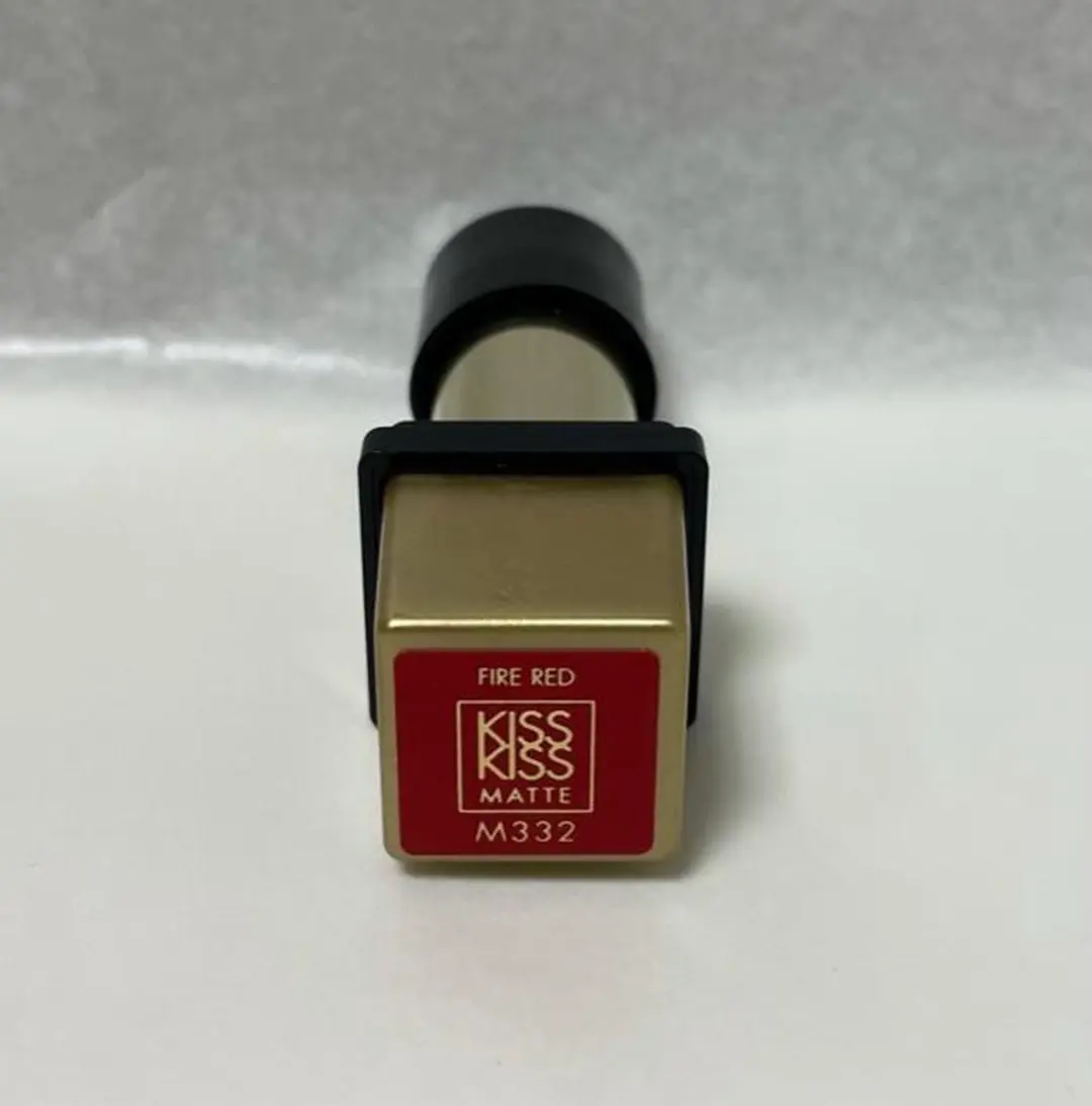 Clinique Kisskiss Matte Lipstick #377-will Plum