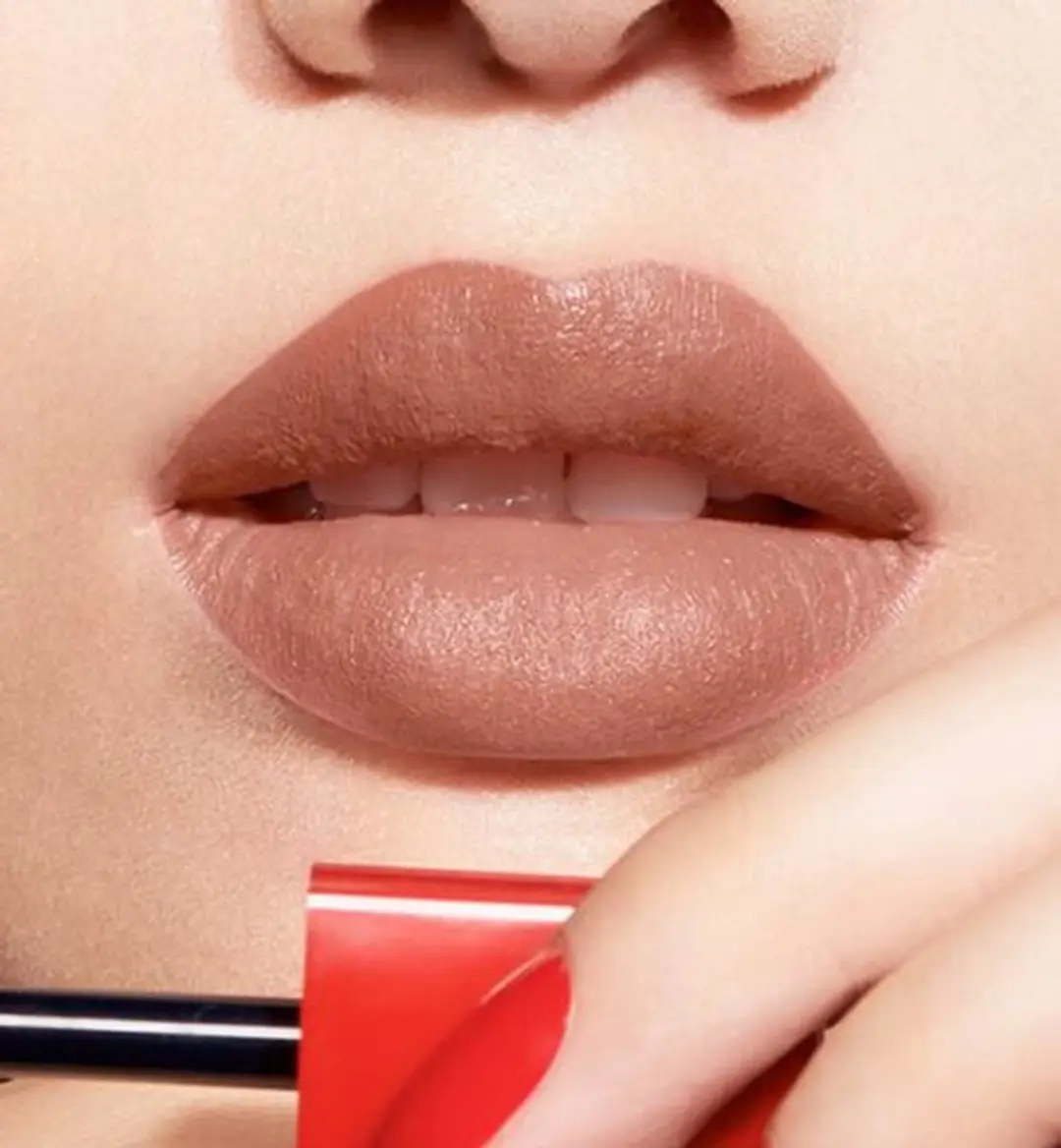 Dior Ultra Care Liquid Lipstick 736 Nude - 6ml - afbeelding 6 van 6