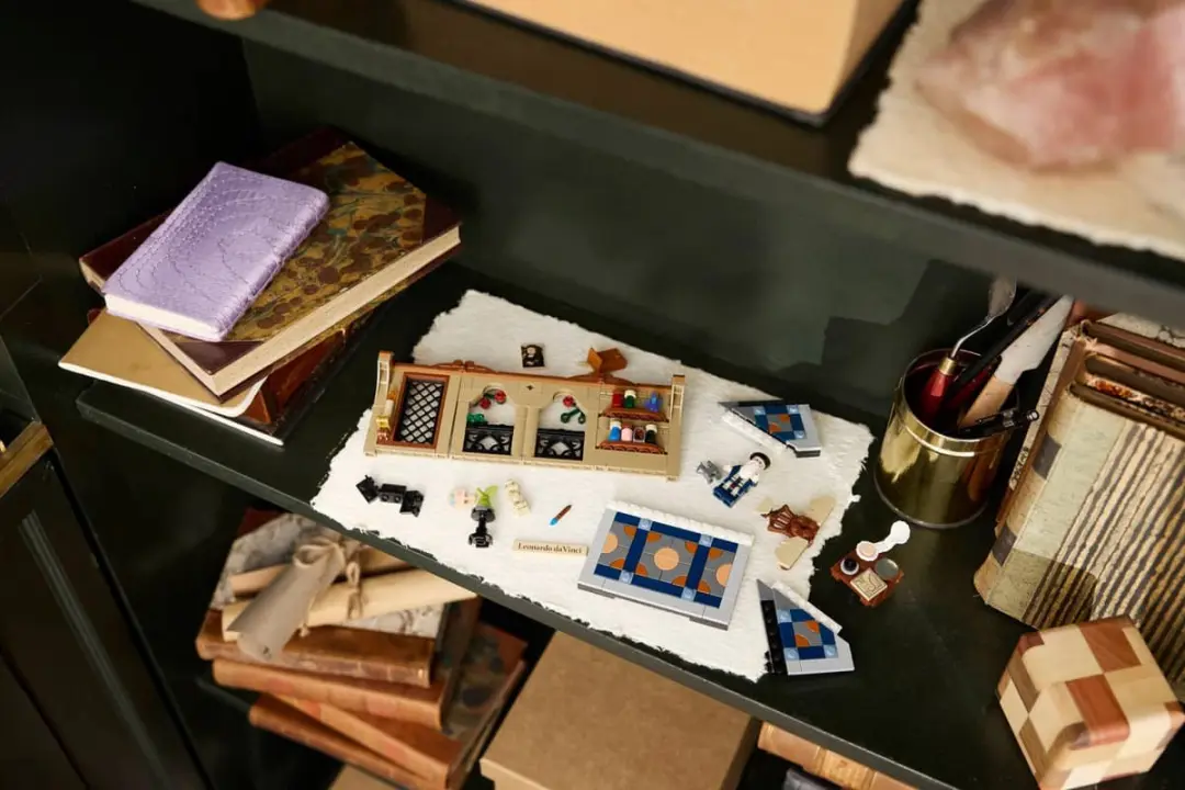 LEGO Eerbetoon aan Leonardo Da Vinci 40902 - 251 Stukken