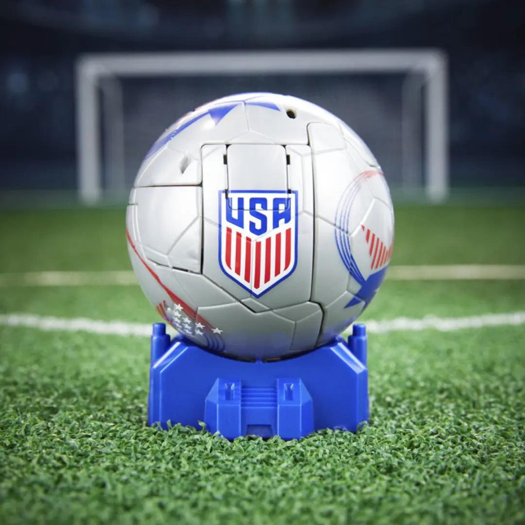 Transformers US Soccer Federation Breakaway Actiefiguur 14cm - Grijs