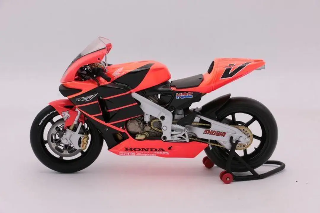 Honda RC211V Rossi Summer Testbike 2001 - Minichamps 1:12 - Multicolor