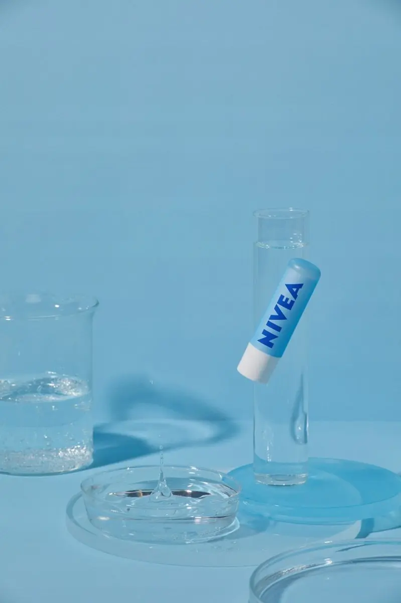 NIVEA Hydro Care Lippenbalsem SPF 15 - 5.5 ml - Transparant