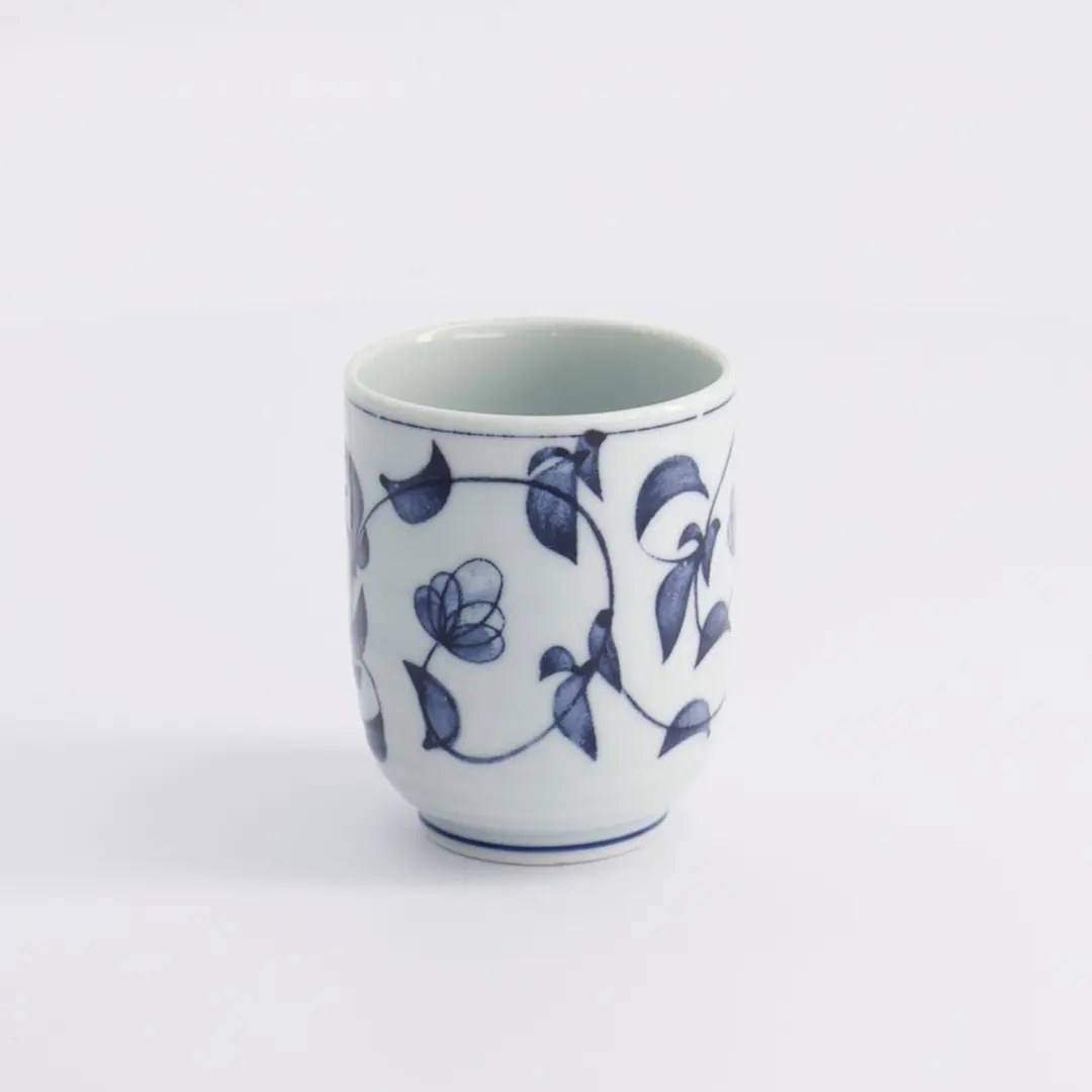Tokyo Design Studio Japanse Theekop Wit met Blauwe Bloemen 160ml