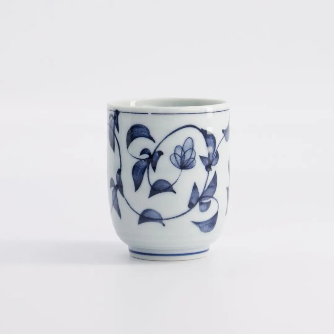 Tokyo Design Studio Japanse Theekop Wit met Blauwe Bloemen 160ml
