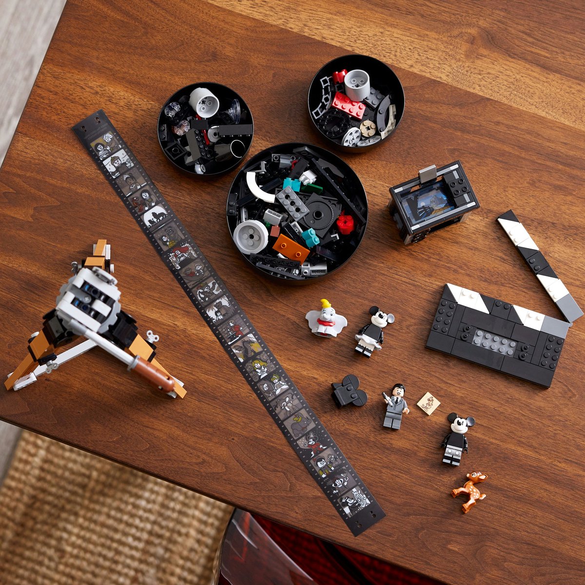 LEGO Disney Walt Disney eerbetoon – camera 100ste Verjaardag Set voor Volwassenen - 43230