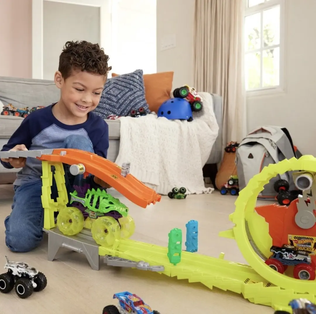 Hot Wheels Monster Trucks Power Smasher Charge Chase - Meerdere kleuren