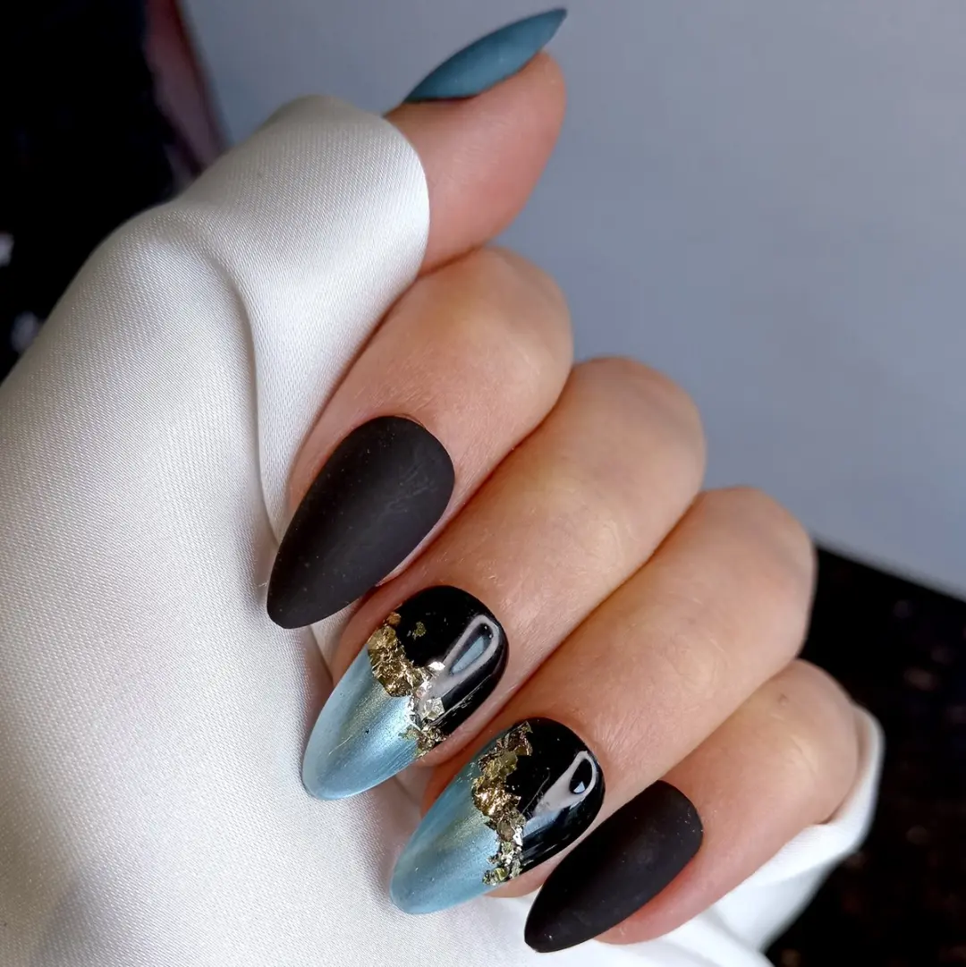 SD Press on Nails No. 64 Black & Blue Stiletto - 20 Stuks