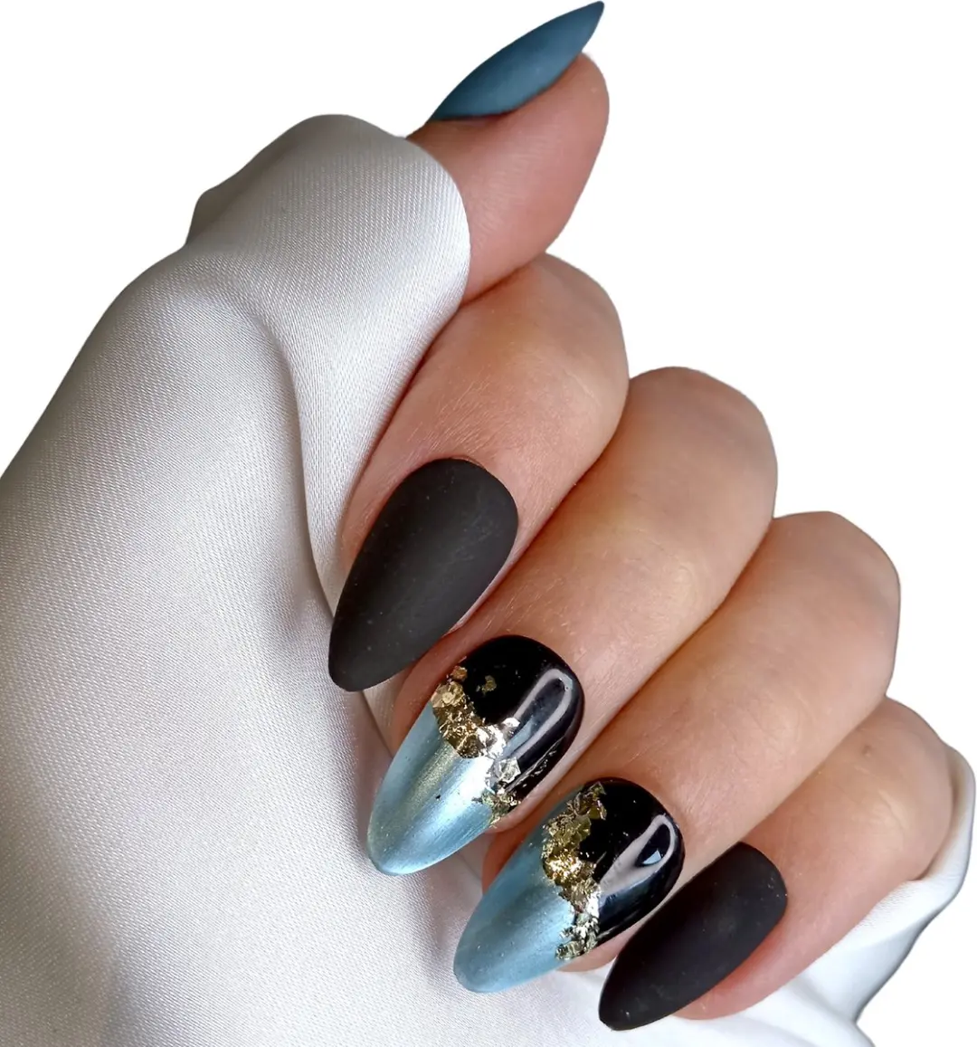SD Press on Nails No. 64 Black & Blue Stiletto