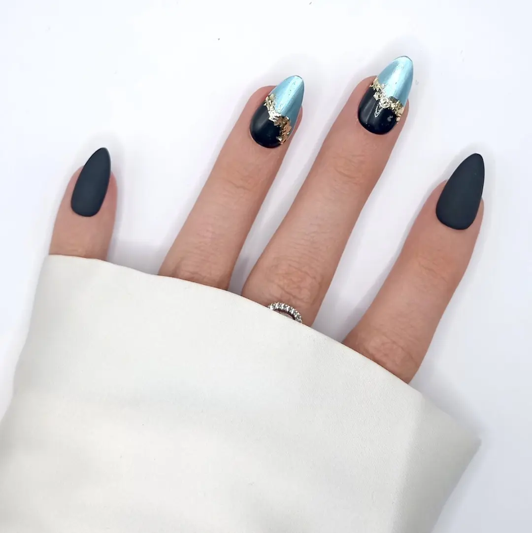 SD Press on Nails No. 64 Black & Blue Stiletto - 20 Stuks