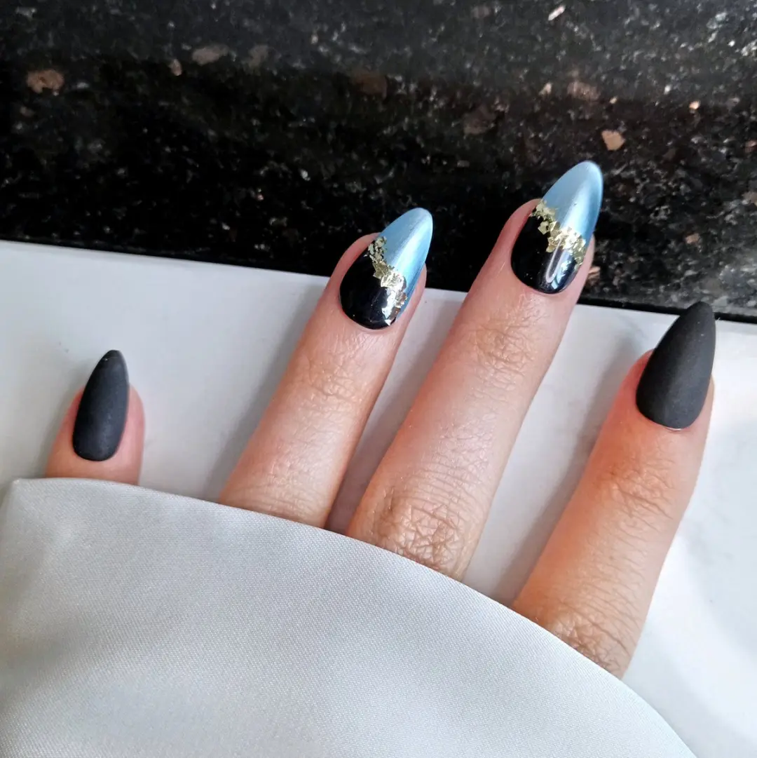SD Press on Nails No. 64 Black & Blue Stiletto - 20 Stuks