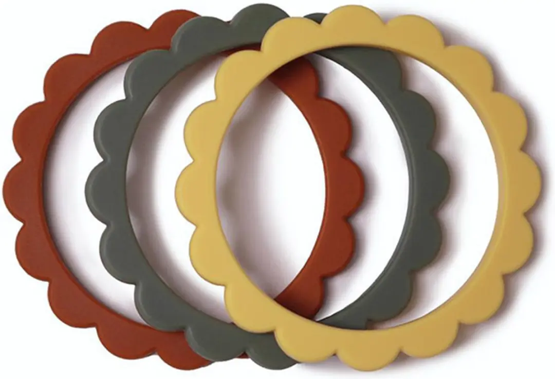 Mushie Flower Bijtring Armband - Clay Mix
