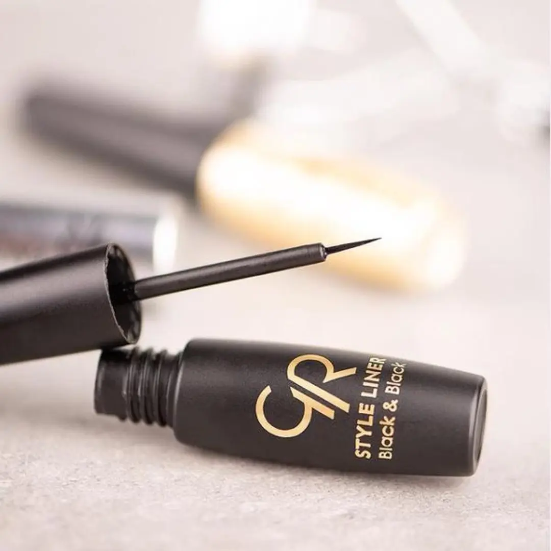 Golden Rose Style Liner NO.14B Vloeibare Eyeliner 6.5ml - Zwart