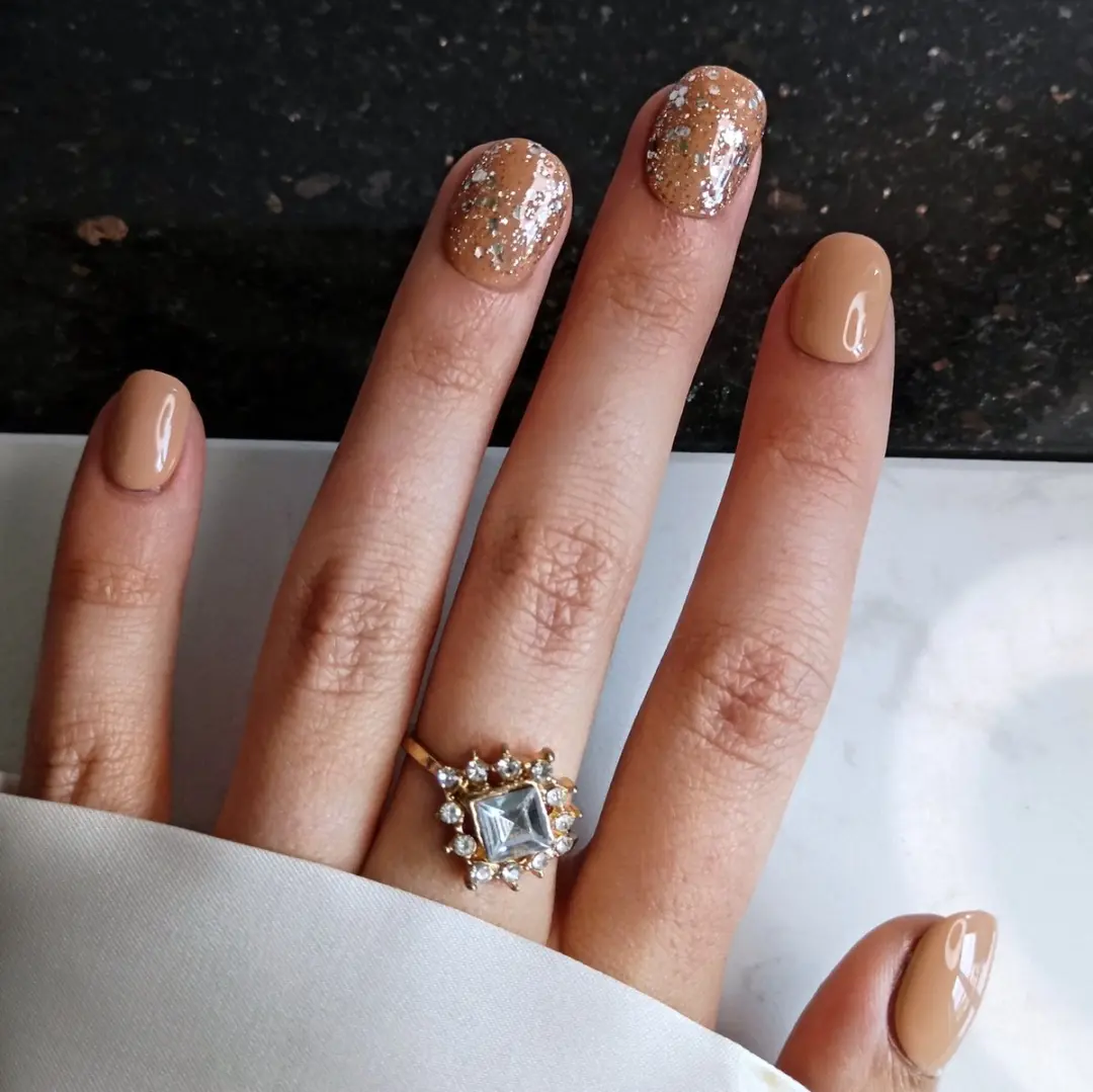 SD Press on Nails B-23 Plaknagels - Nude Glitter - 20 Stuks - afbeelding 6 van 6