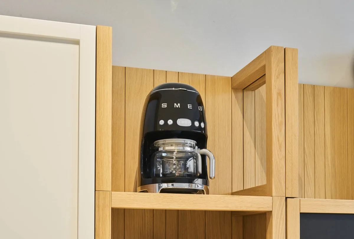 Smeg DCF02BLEU Filterkoffiemachine - 10 Kopjes - 1,4L - Zwart