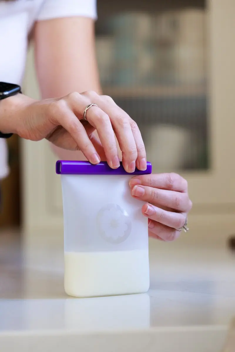Lansinoh Siliconen Bewaarzakjes Moedermelk 240ml - 5 Stuks - afbeelding 6 van 6