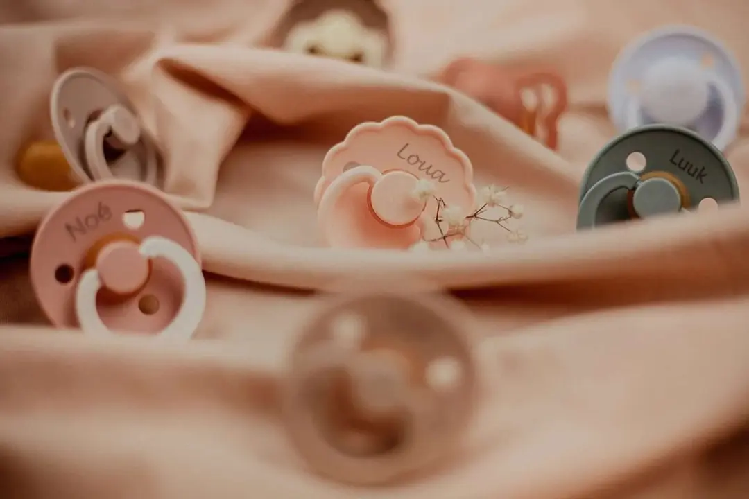BIBS BolleToet Fopspeen met Naam - 4 Stuks - 0-6 Maanden - Dusty Pink/Ivory/Blush/Glow