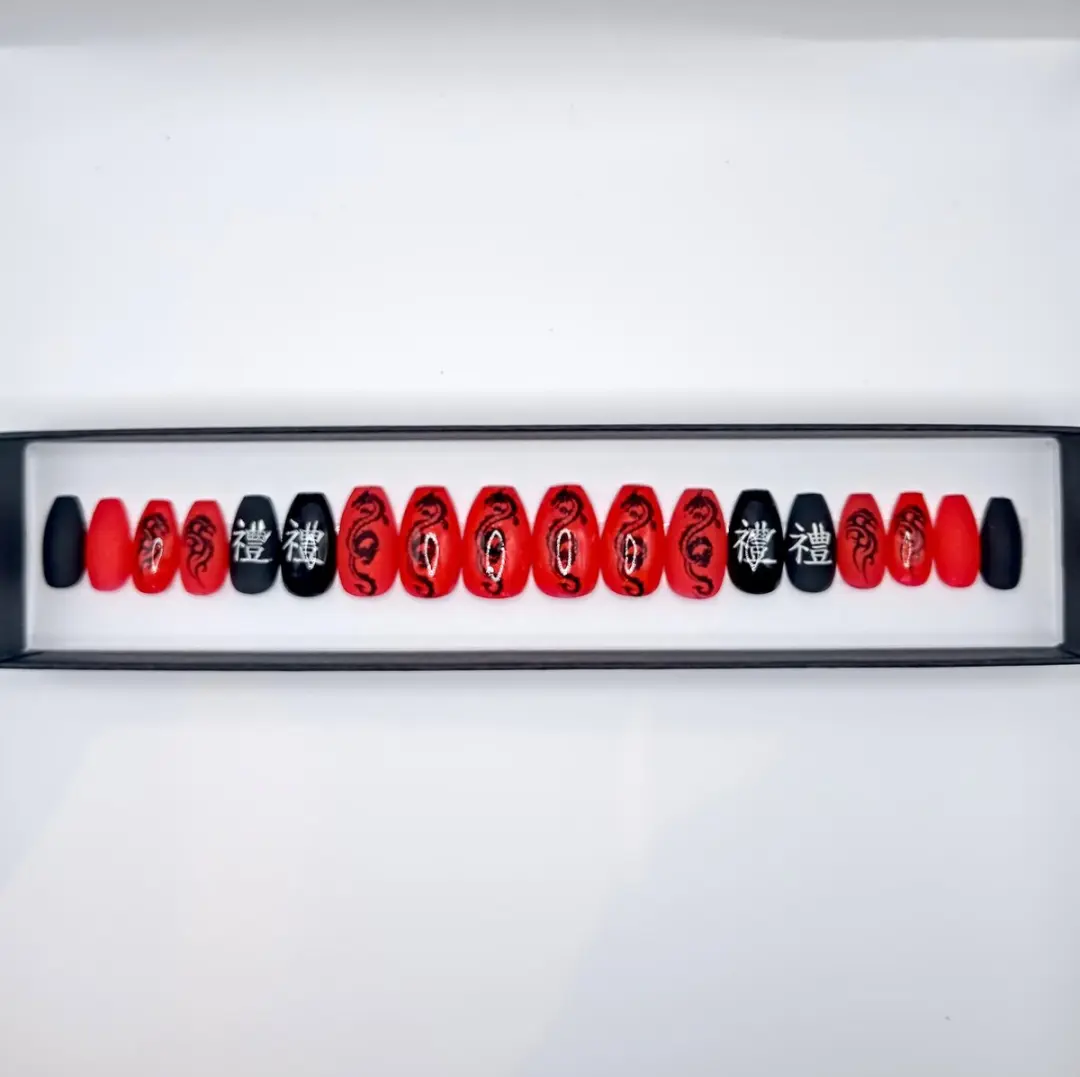 SD Press on Nails No 94 Dragon Heart Plaknagels - 20 Stuks - Rood/Zwart