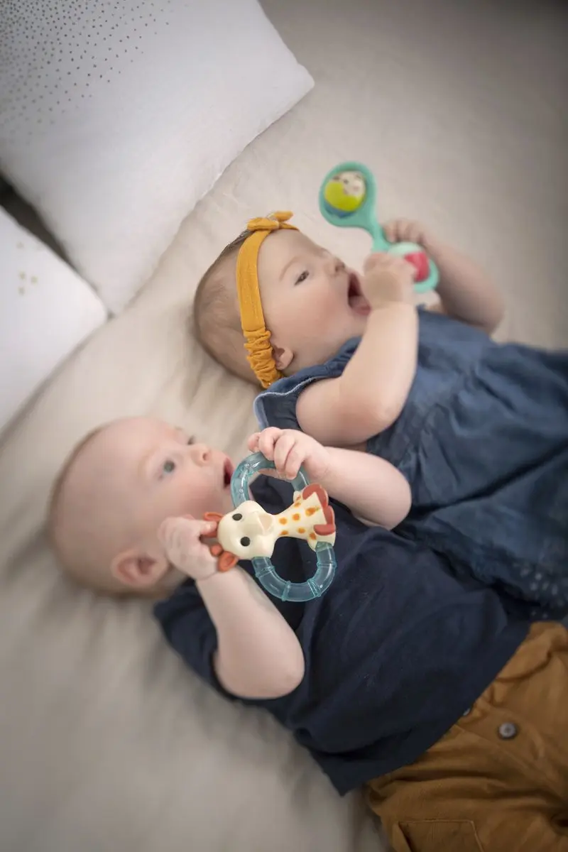 Sophie de Giraf Dubbele Koelbijtring - Bijtspeelgoed Baby - Wit/Beige/Blauw