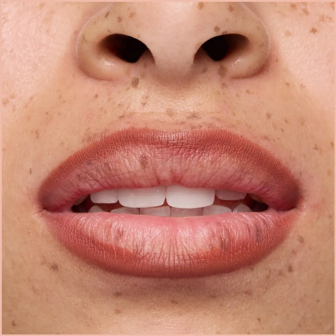 Essence Lippenpotlood 8H Matte Comfort 17 Must Have Brown
