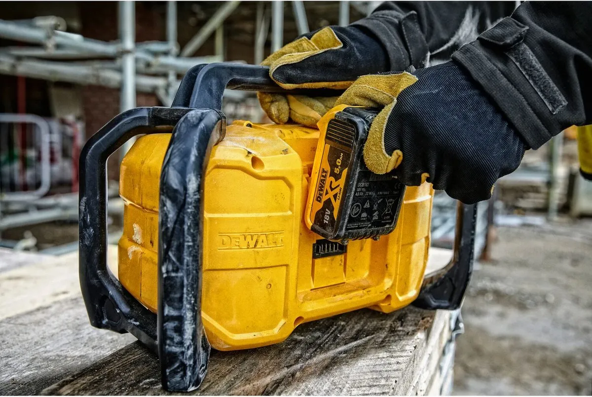 DeWalt DCR029 Bouwradio - 30W - Bluetooth/DAB+ - Zwart Geel
