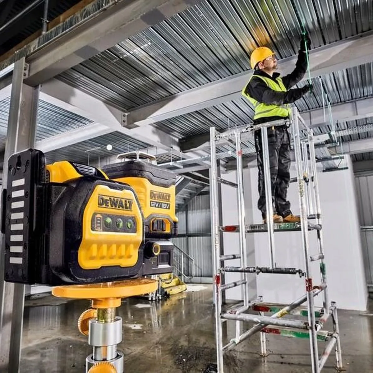DeWalt DCE089D1G18 Kruislijnlaser Set - 3x 360° - 30m - Zwart/Geel
