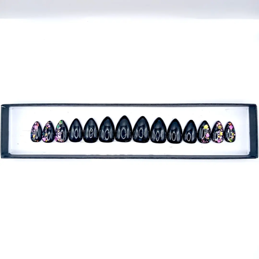 SD Press on Nails No. 18 Purple Disco Plaknagels - 20 Stuks - Zwart Paars Glitter