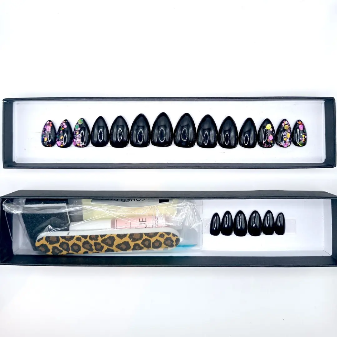 SD Press on Nails No. 18 Purple Disco Plaknagels - 20 Stuks - Zwart Paars Glitter