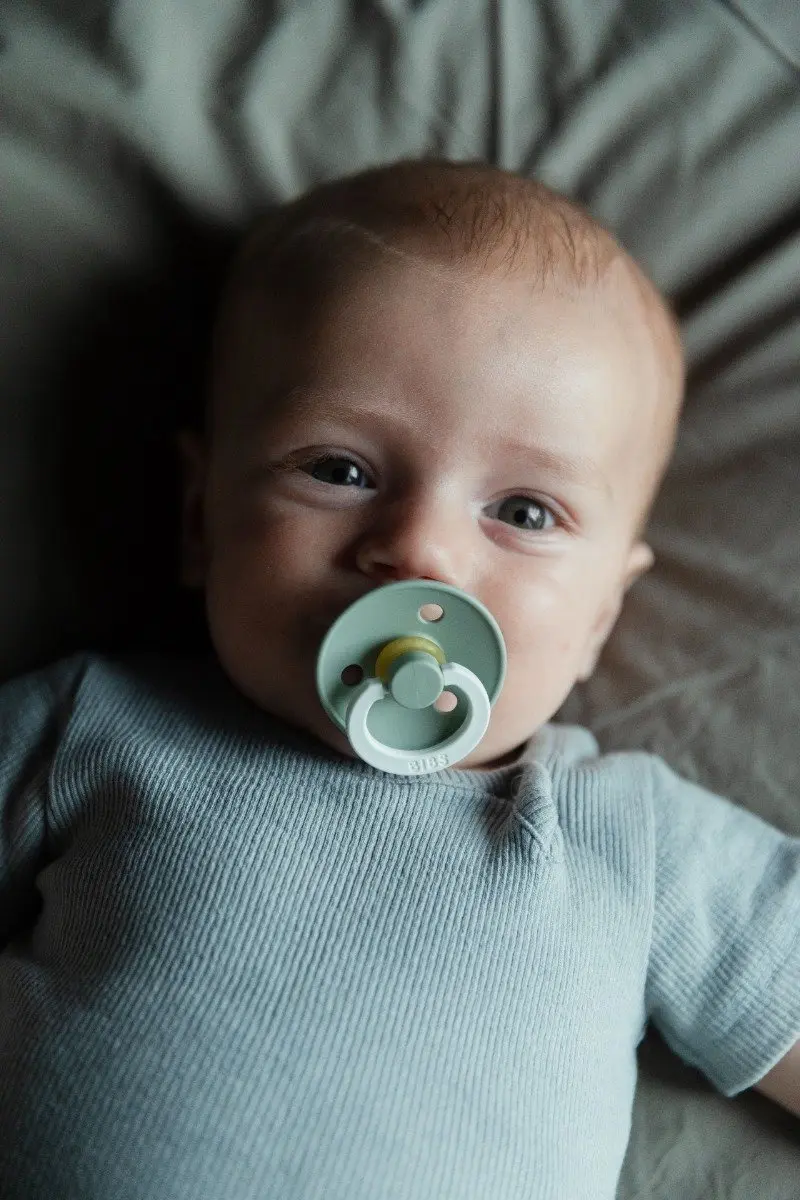 BIBS Fopspeen Glow Baby Blue - 0-6 Maanden