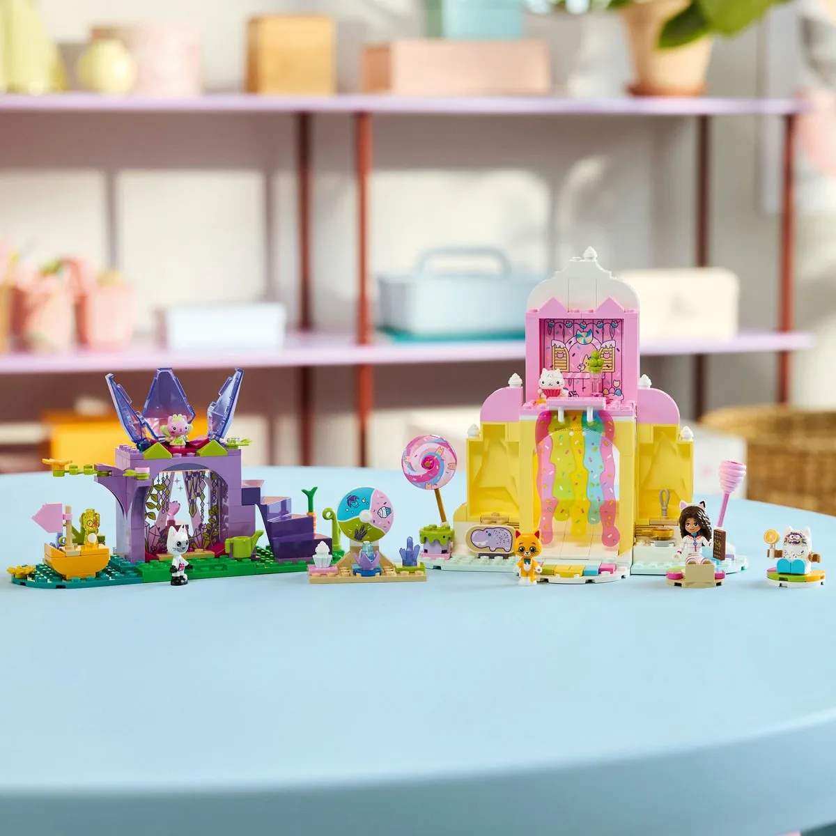 LEGO Gabby's Poppenhuis Snoepjesberg & Kittentuin 11205 - 263 Stukken